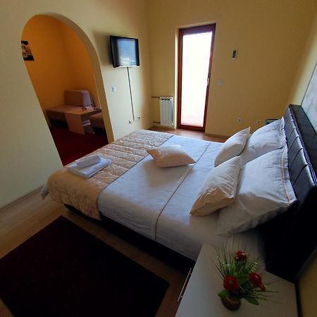 Hotel Arizona Sarajevo Lukavica Exterior photo