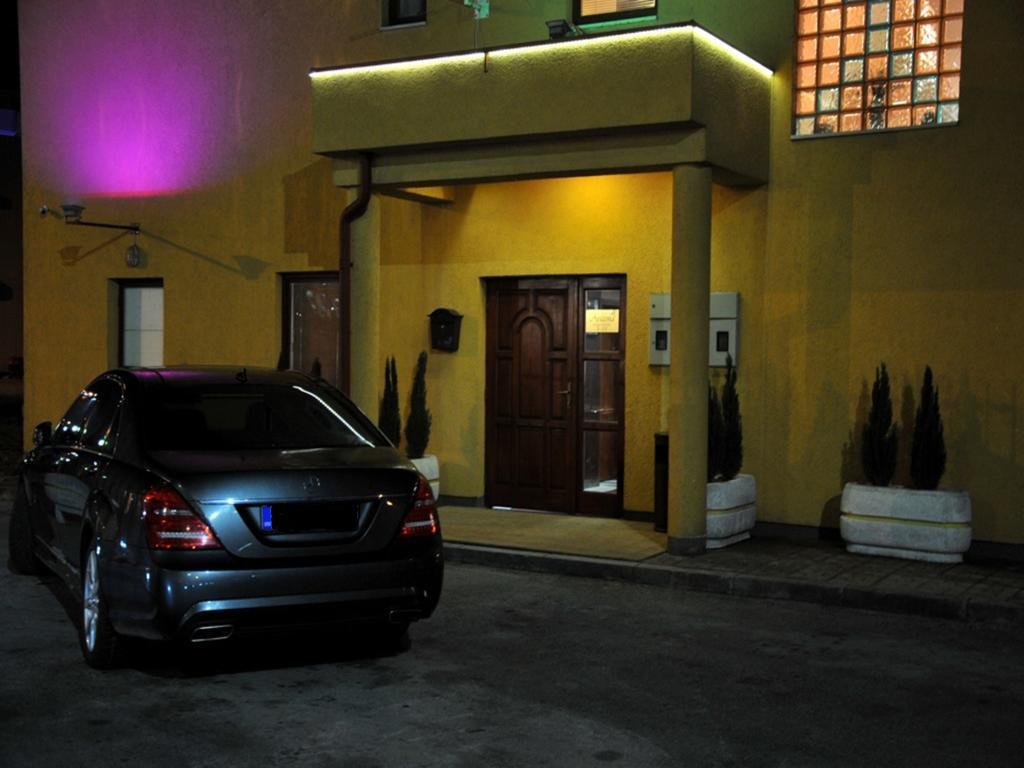Hotel Arizona Sarajevo Lukavica Exterior photo