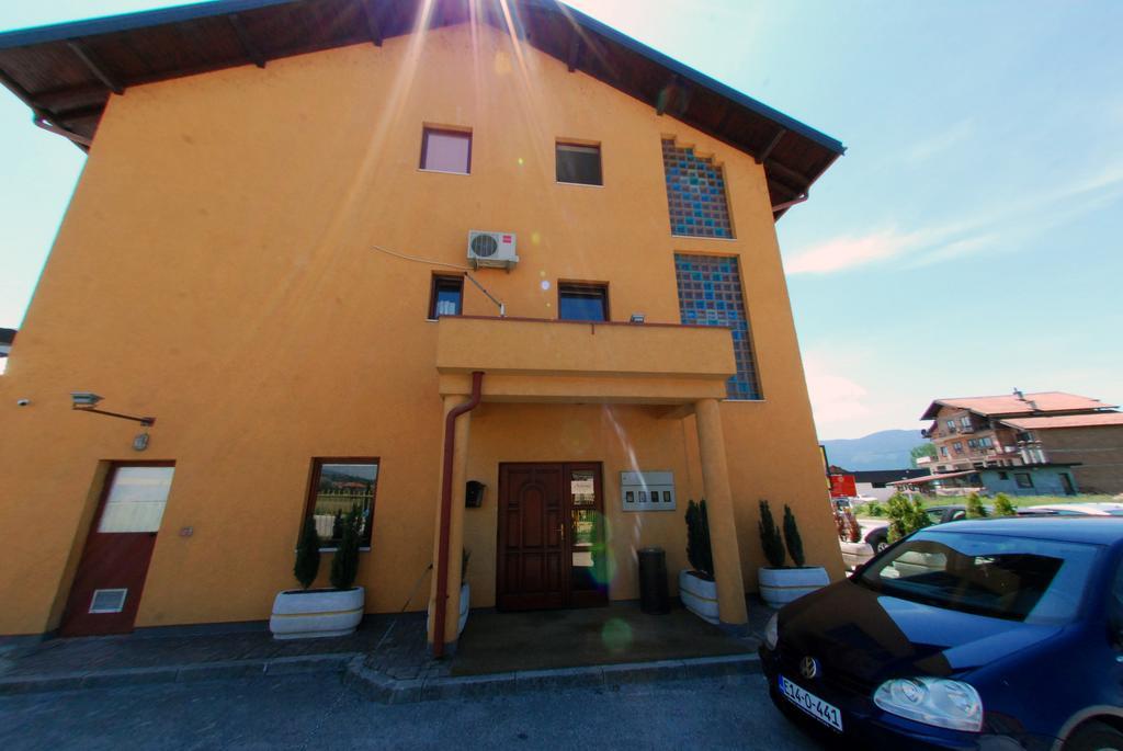 Hotel Arizona Sarajevo Lukavica Exterior photo