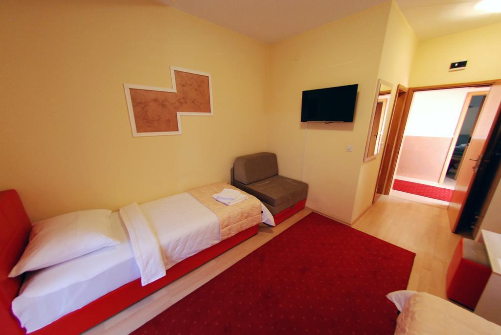 Hotel Arizona Sarajevo Lukavica Exterior photo